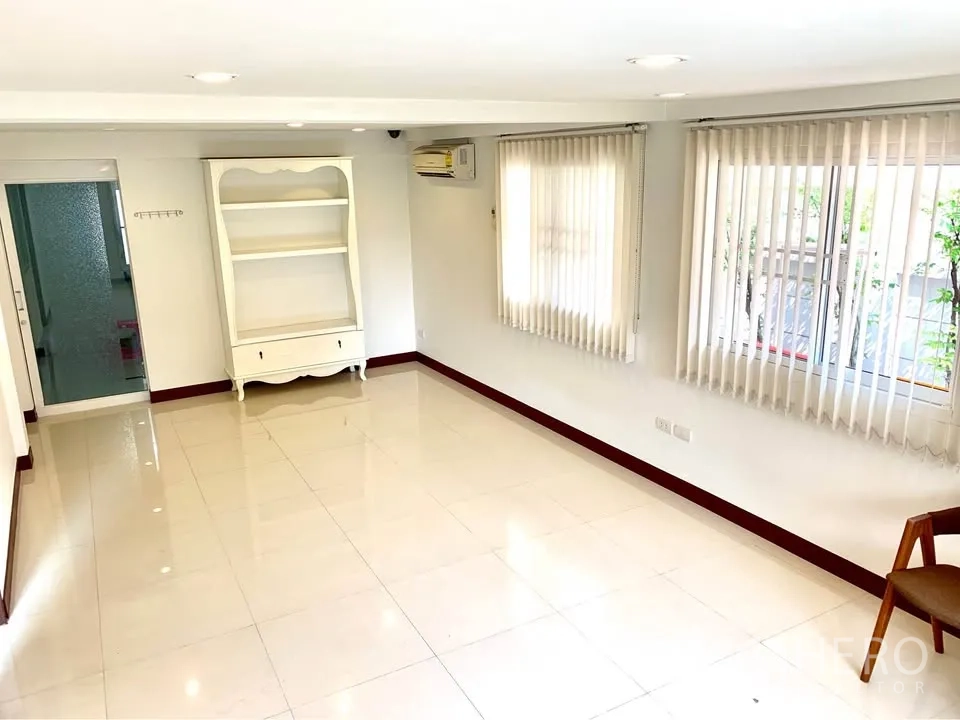 Property Image #7 for property HRE01512