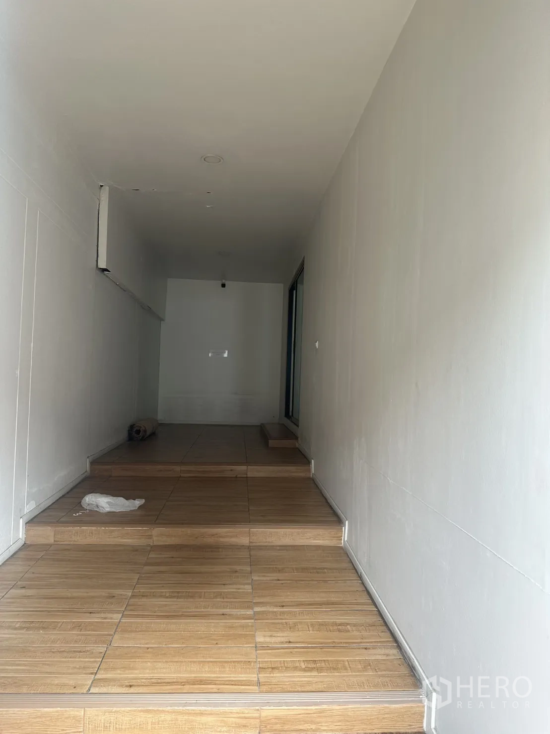 Property Image #1 for property HRE00454
