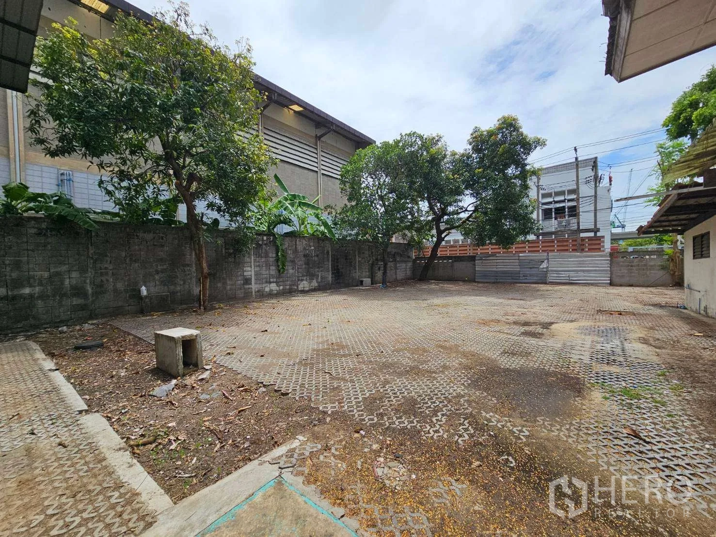 Property Image #3 for property HRE01510