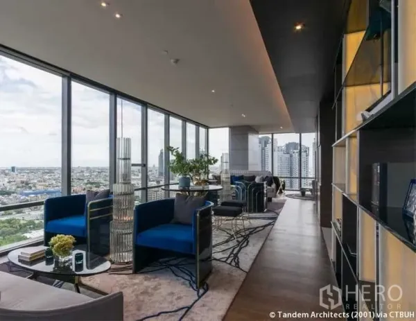 คอนโด ให้เช่าในSathon, Bangkok - สกายเลานจ์ ผนังกระจกเต็มบาน ที่นั่งโมเดิร์น มองเห็นวิวเมือง