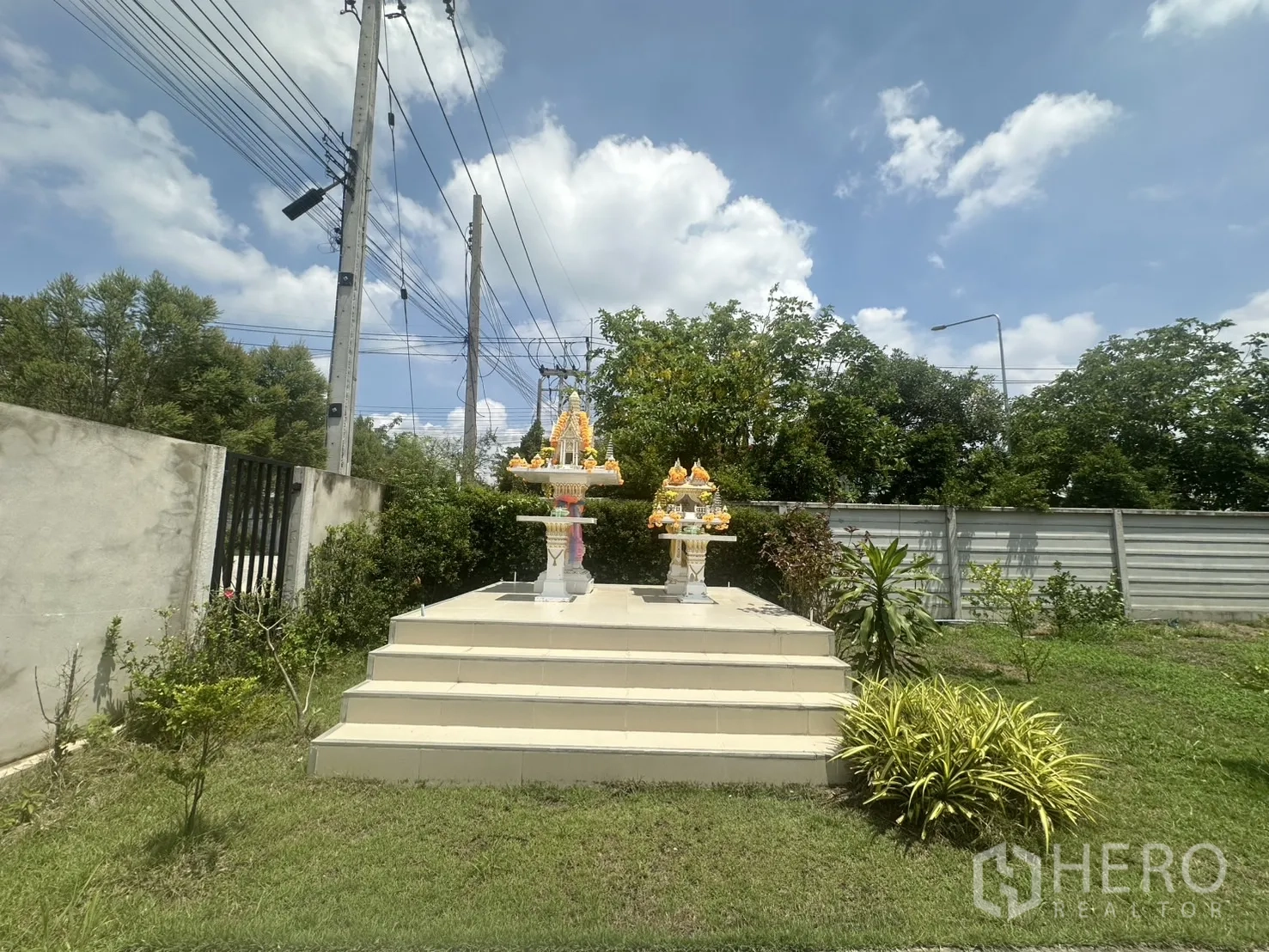 货栈 出售在Bang Len, Nakhon Pathom - 花园中的高台泰式灵屋