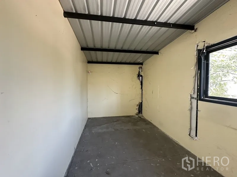 Property Image #6 for property HRE01510