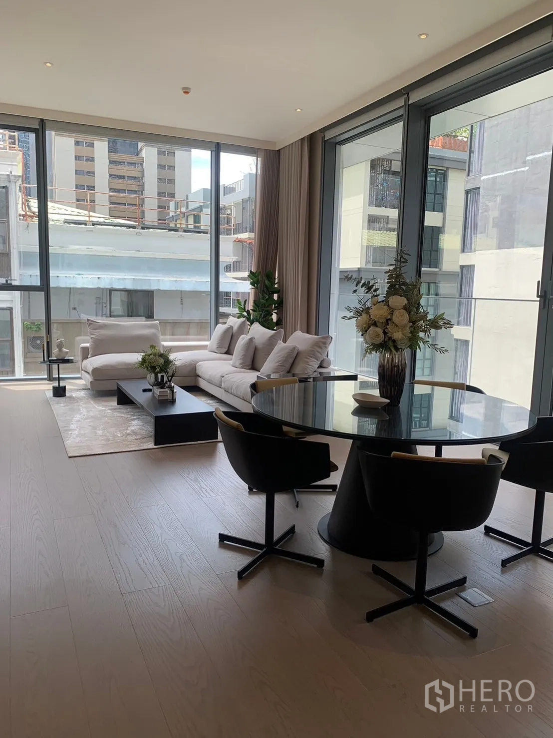 Property Image #2 for property HRE00669