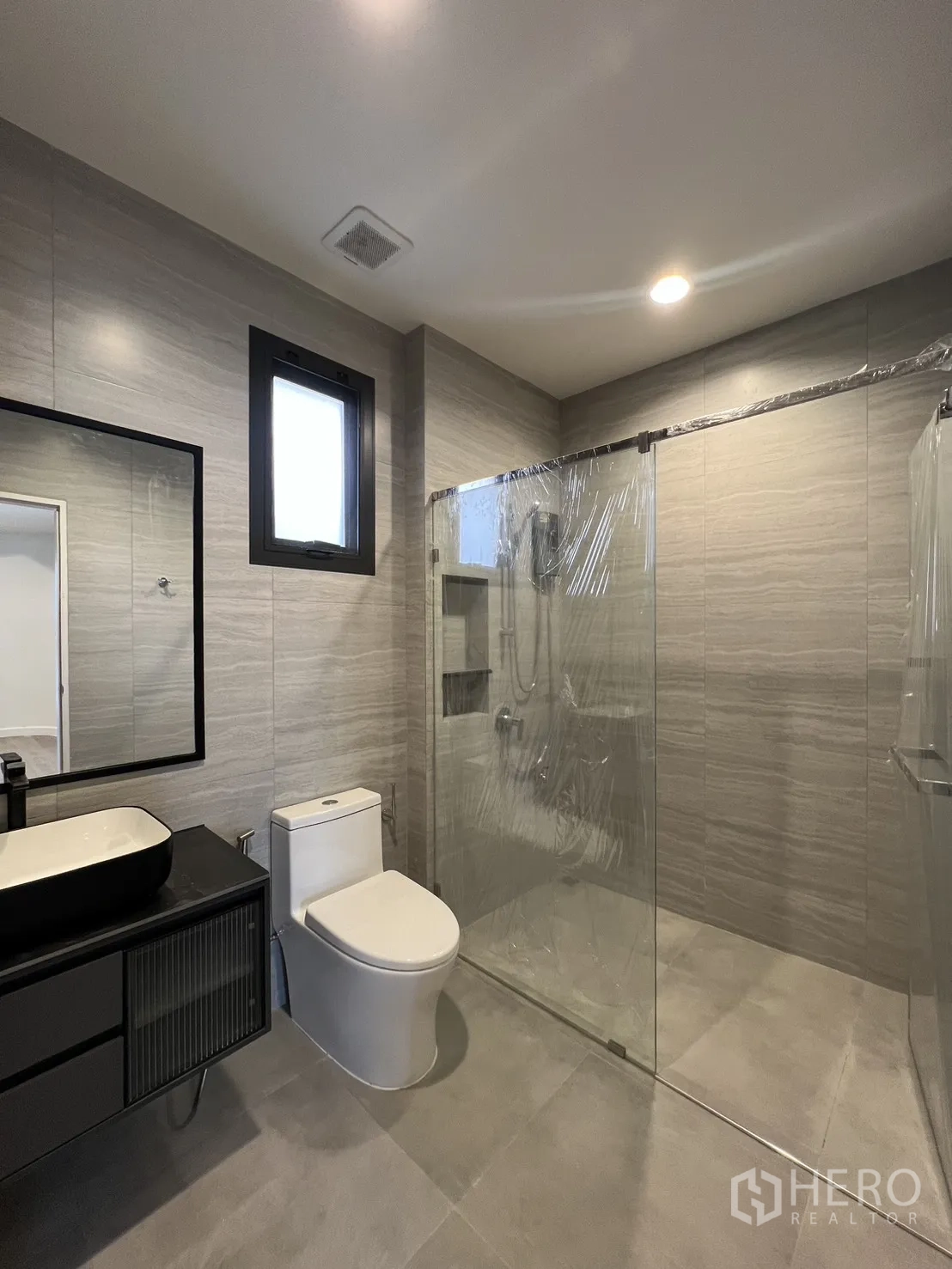 Property Image #30 for property HRE00132