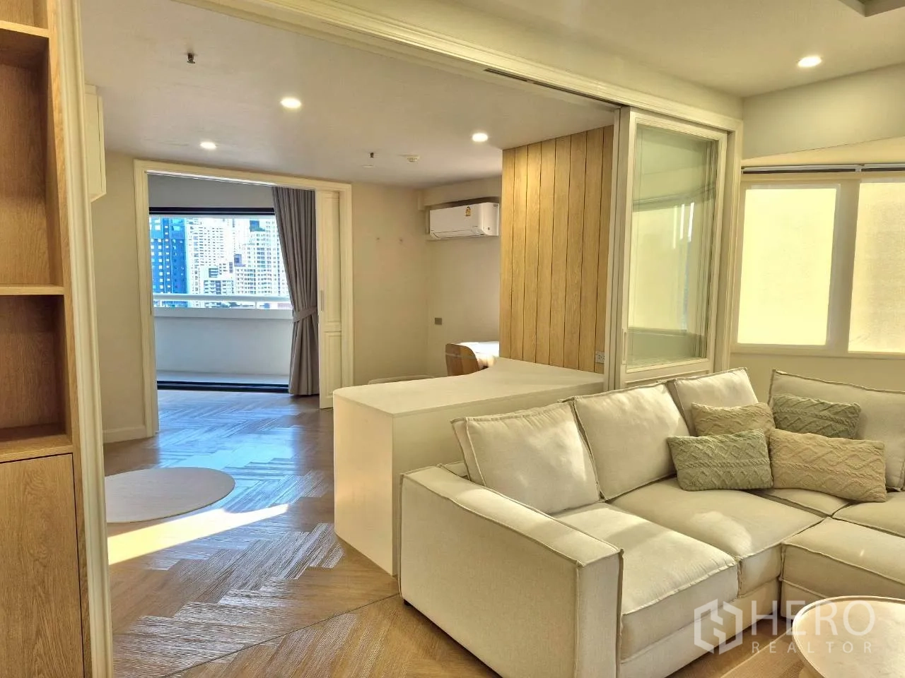 Property Image #3 for property HRE00697