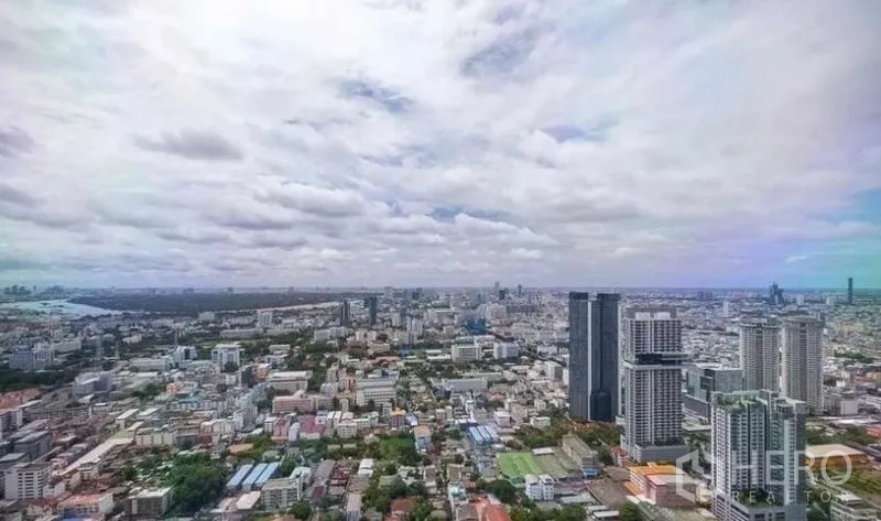 Condominium for rent in Sathon, Bangkok - Panoramic skyline view over Sathon and Bangkok from a high floor