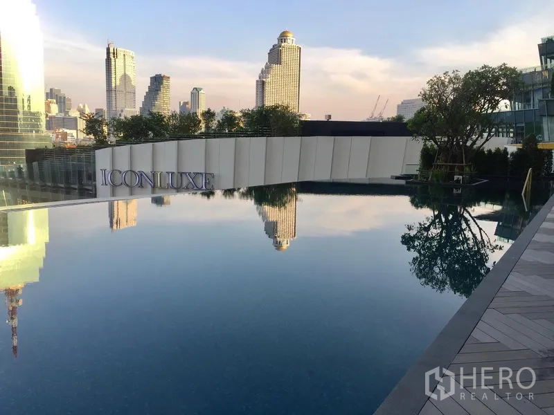 คอนโด ขายในKhlong San, Bangkok - สระว่ายน้ำอินฟินิตี้ริมแม่น้ำที่ ICONLUXE สะท้อนภาพสกายไลน์กรุงเทพฯ