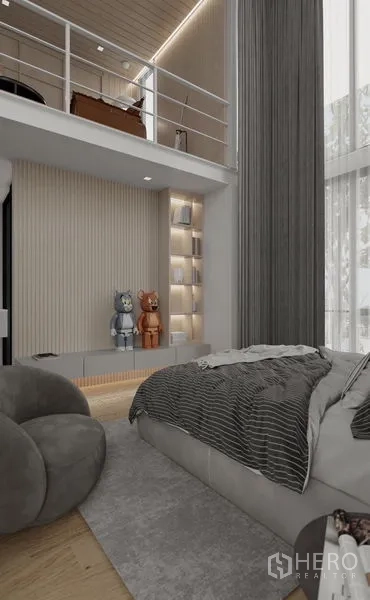 Detached House for rent in Saphan Sung, Bangkok - High‑ceiling bedroom with mezzanine above, display niche and full‑height curtains.