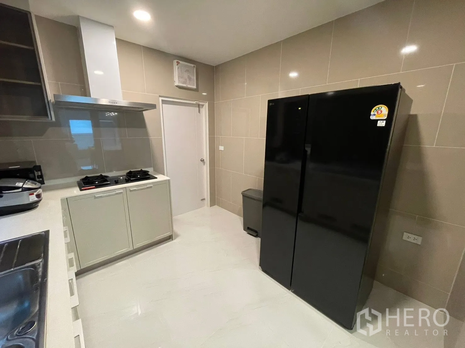 Property Image #6 for property BRE26244
