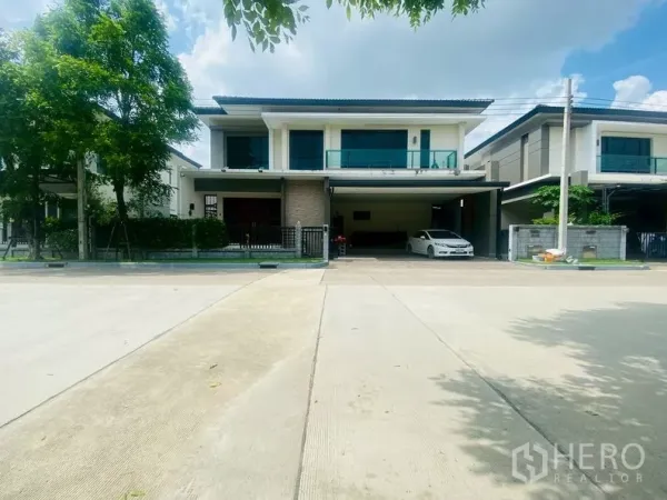 บ้าน ให้เช่าในPrawet, Bangkok - บ้านเดี่ยวสองชั้นสไตล์โมเดิร์น พร้อมที่จอดรถในซอยสงบย่านประเวศ กรุงเทพฯ