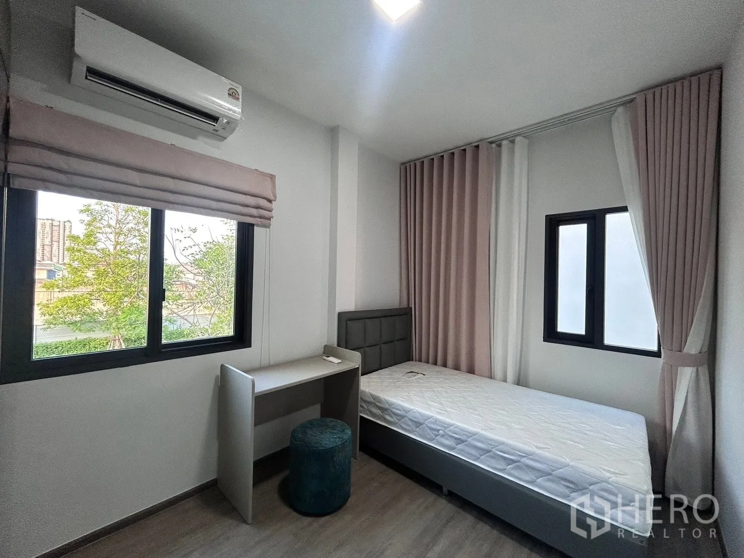 Property Image #22 for property HRE00403