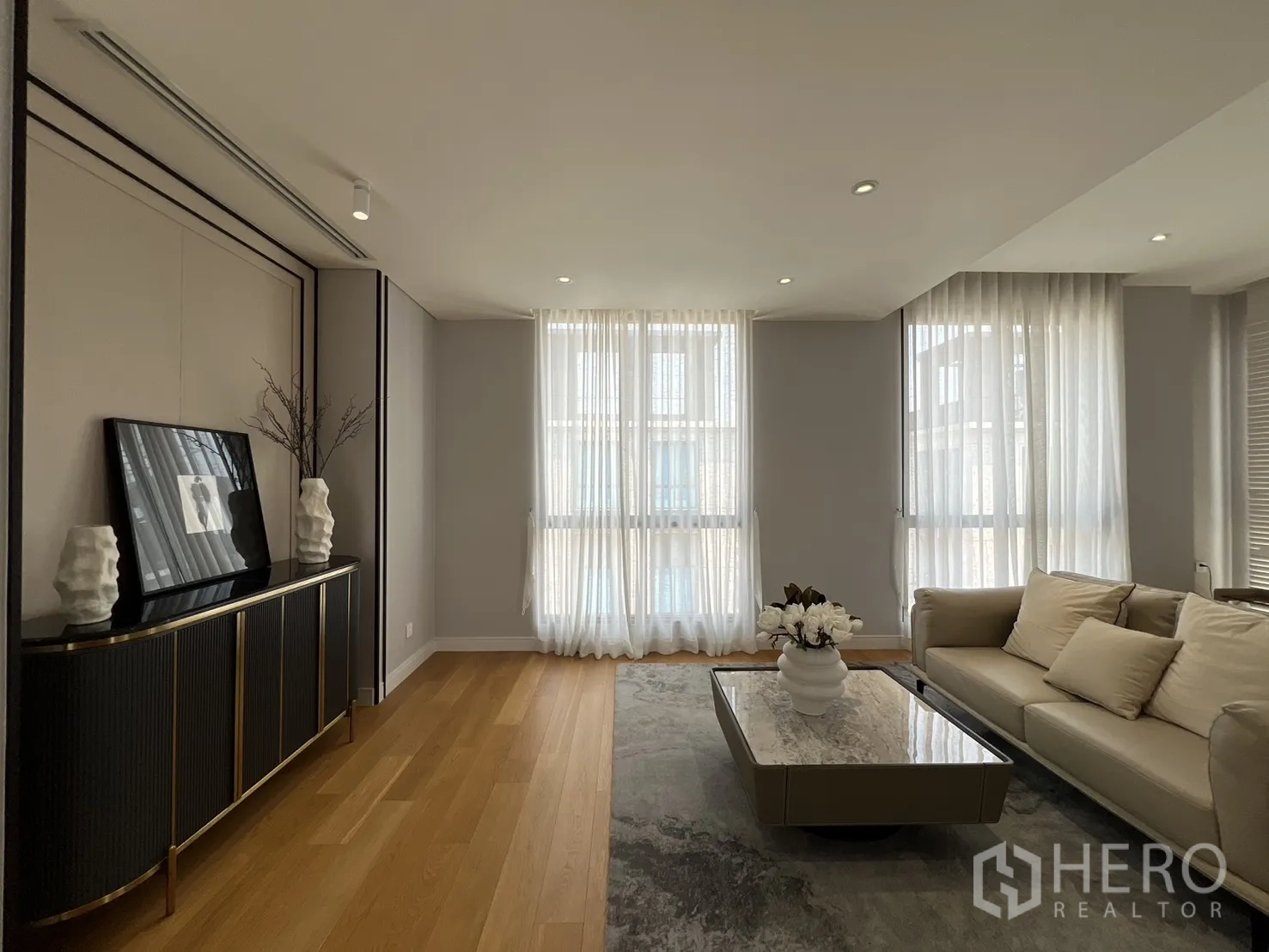 Property Image #40 for property HRE00683