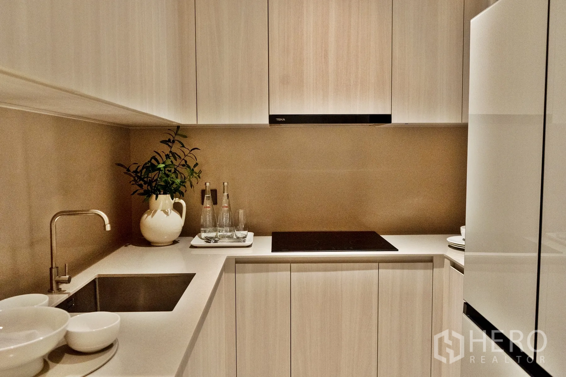 Property Image #1 for property HRE00627