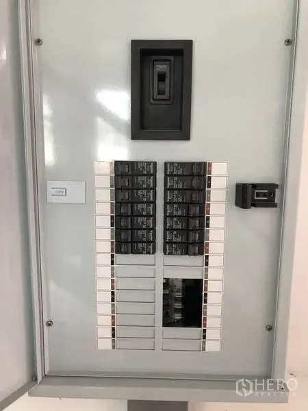Factory for rent in Phra Nakhon Si Ayutthaya - Close‑up of electrical breaker panel suitable for three‑phase power.