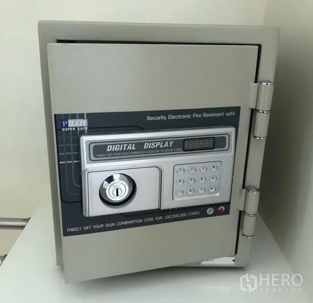 Condominium for rent or sale in Sathon, Bangkok - Electronic digital safe installed in the condo for secure storage.