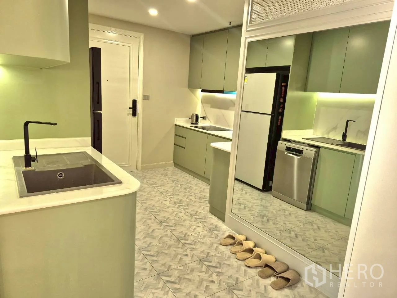 Property Image #2 for property HRE00697