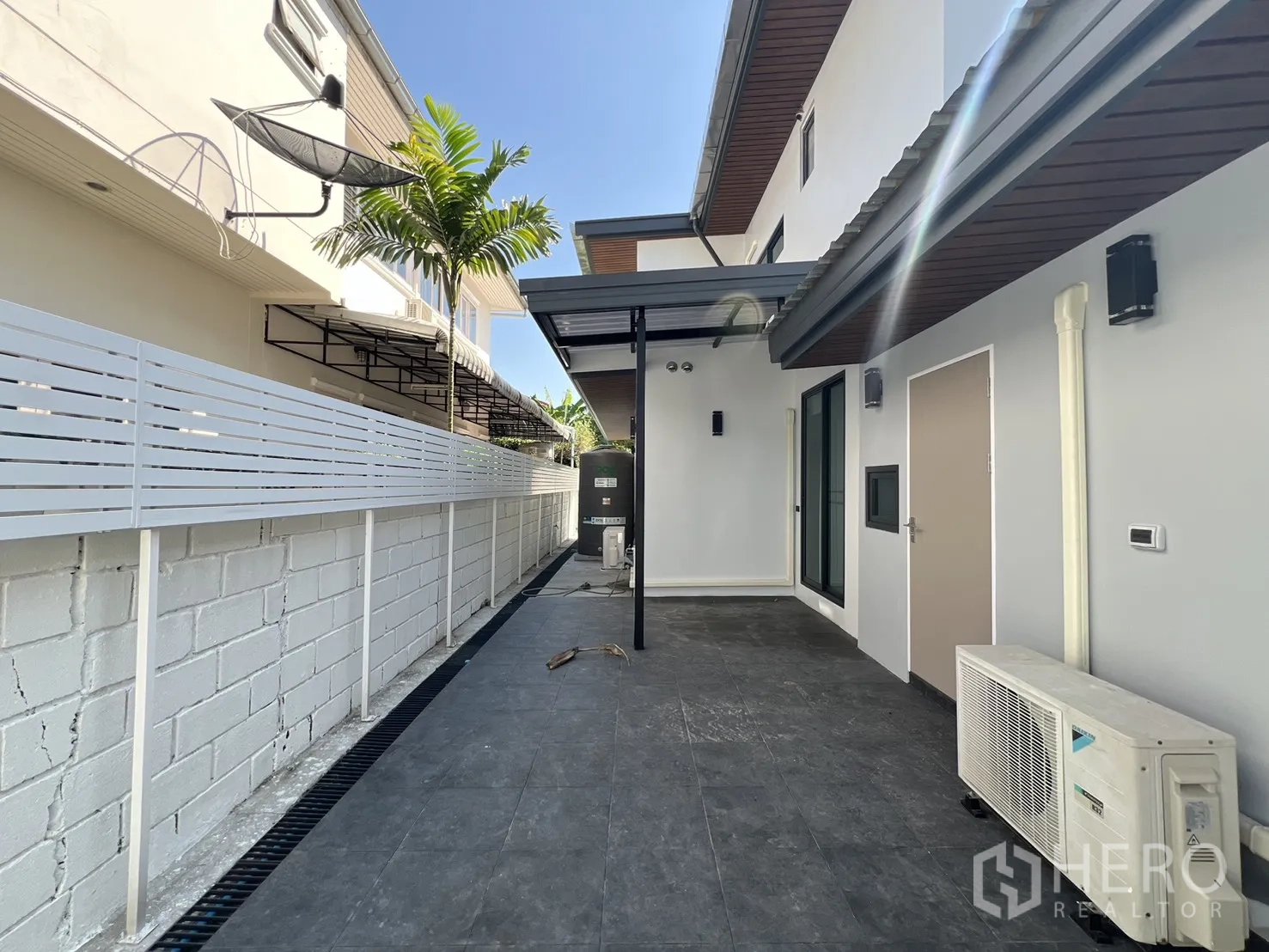 Property Image #12 for property HRE00132