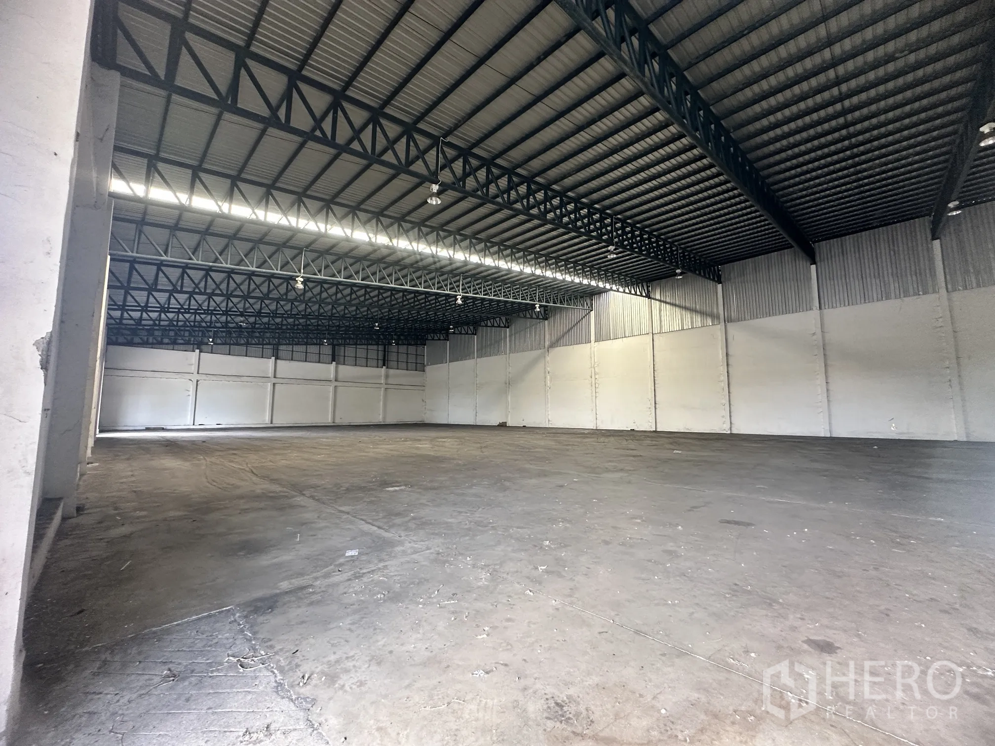 Property Image #6 for property HRE00527