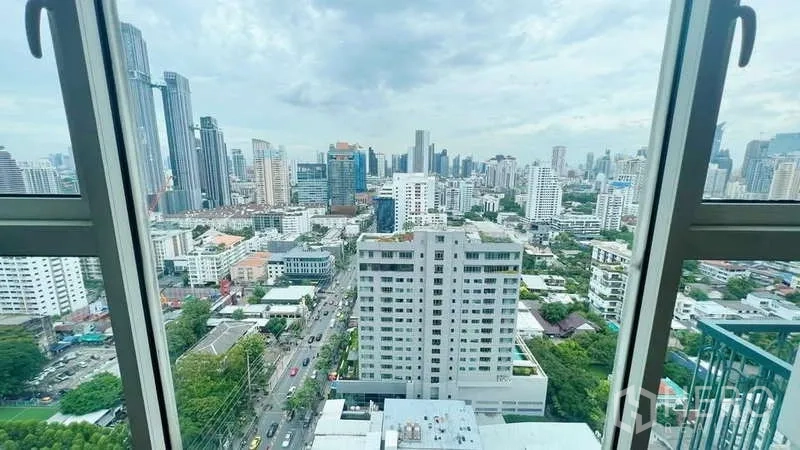 คอนโด ให้เช่าในWatthana, Bangkok - มุมมองจากหน้าต่างชั้นสูง เห็นสกายไลน์ทองหล่อ–สุขุมวิท