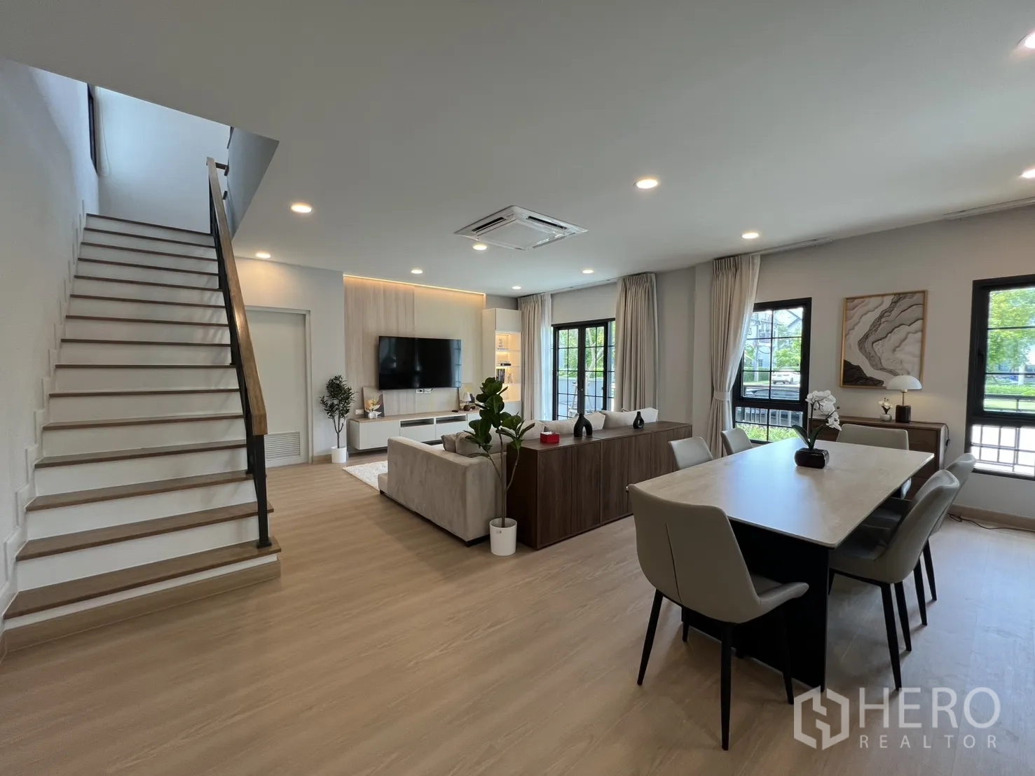 Property Image #39 for property HRE01394