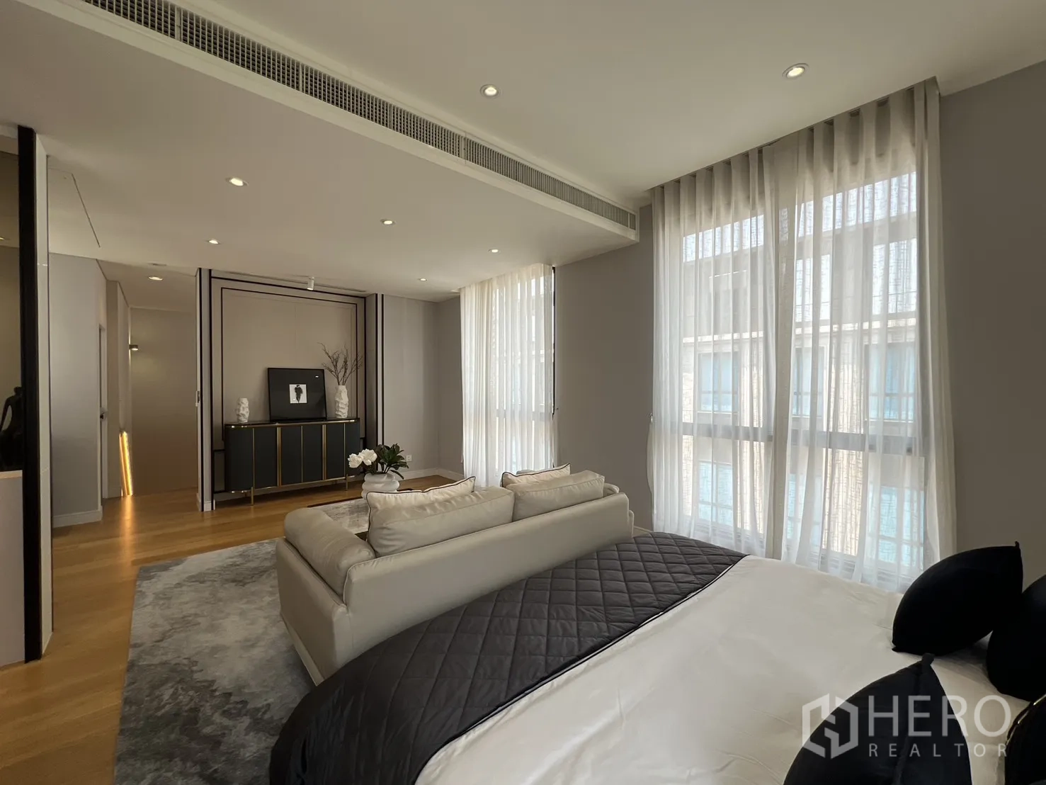 Property Image #44 for property HRE00683