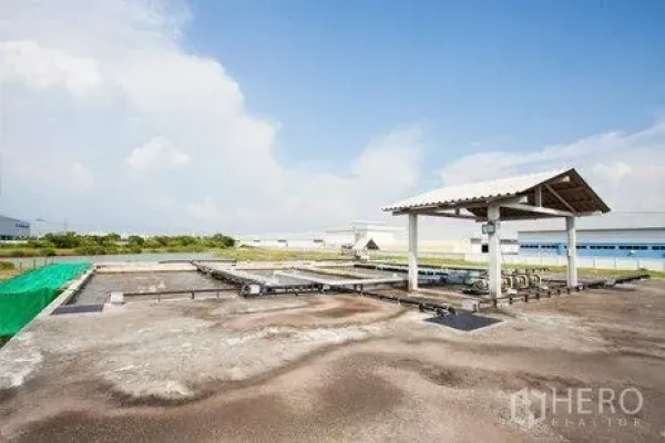 工厂 出租在Chachoengsao - 工厂园区内的室外污水处理池与带顶泵站，位于邦巴功。