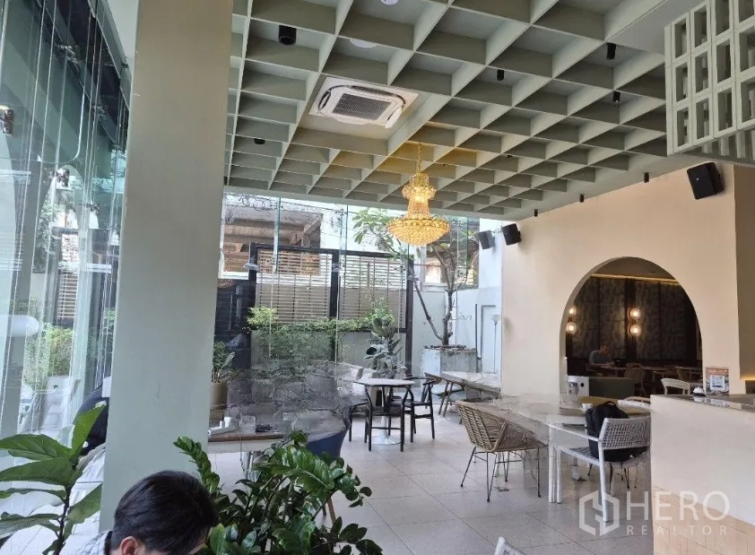 Property Image #6 for property HRE00456