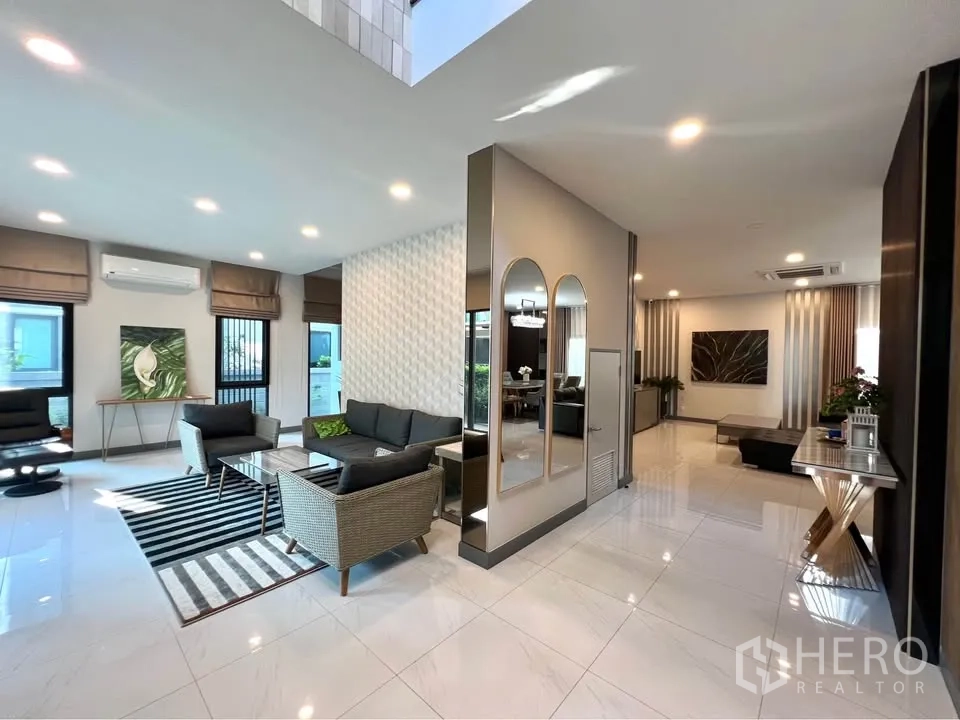 Property Image #25 for property HRE00578