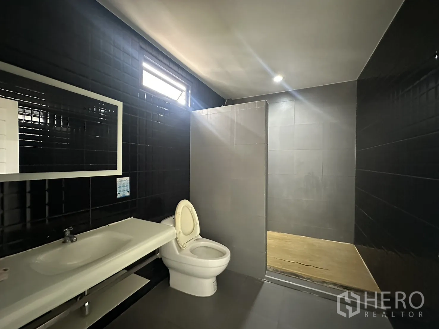 Property Image #10 for property HRE00454