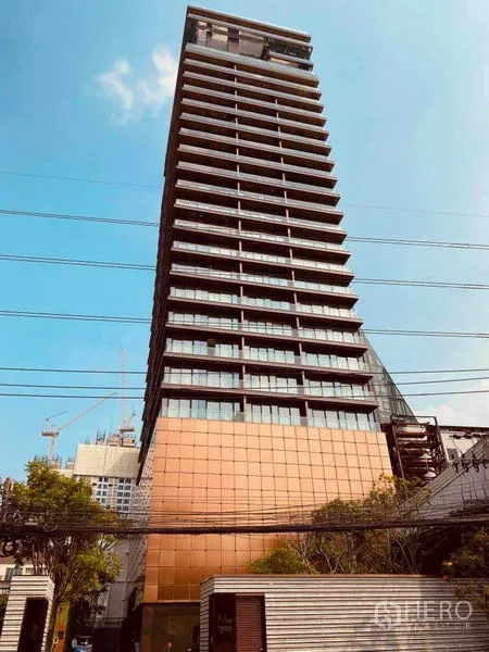 คอนโด ขายในWatthana, Bangkok - คอนโดมิเนียมไฮไรส์ย่านทองหล่อ เขตวัฒนา ใต้ท้องฟ้าสีฟ้า