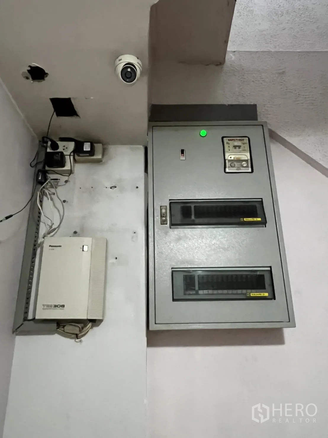 Shophouse for rent in Khlong Toei, Bangkok - Electrical control panel with CCTV camera and wiring inside the building.
