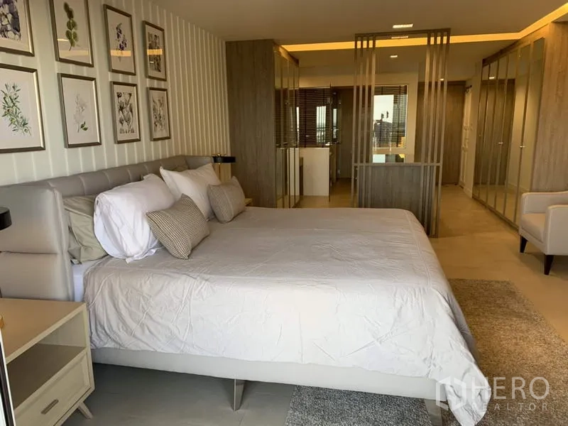 คอนโด ให้เช่าในSathon, Bangkok - ห้องนอนใหญ่กว้างเชื่อมวอล์กอินคลอเซ็ตและห้องน้ำในตัว