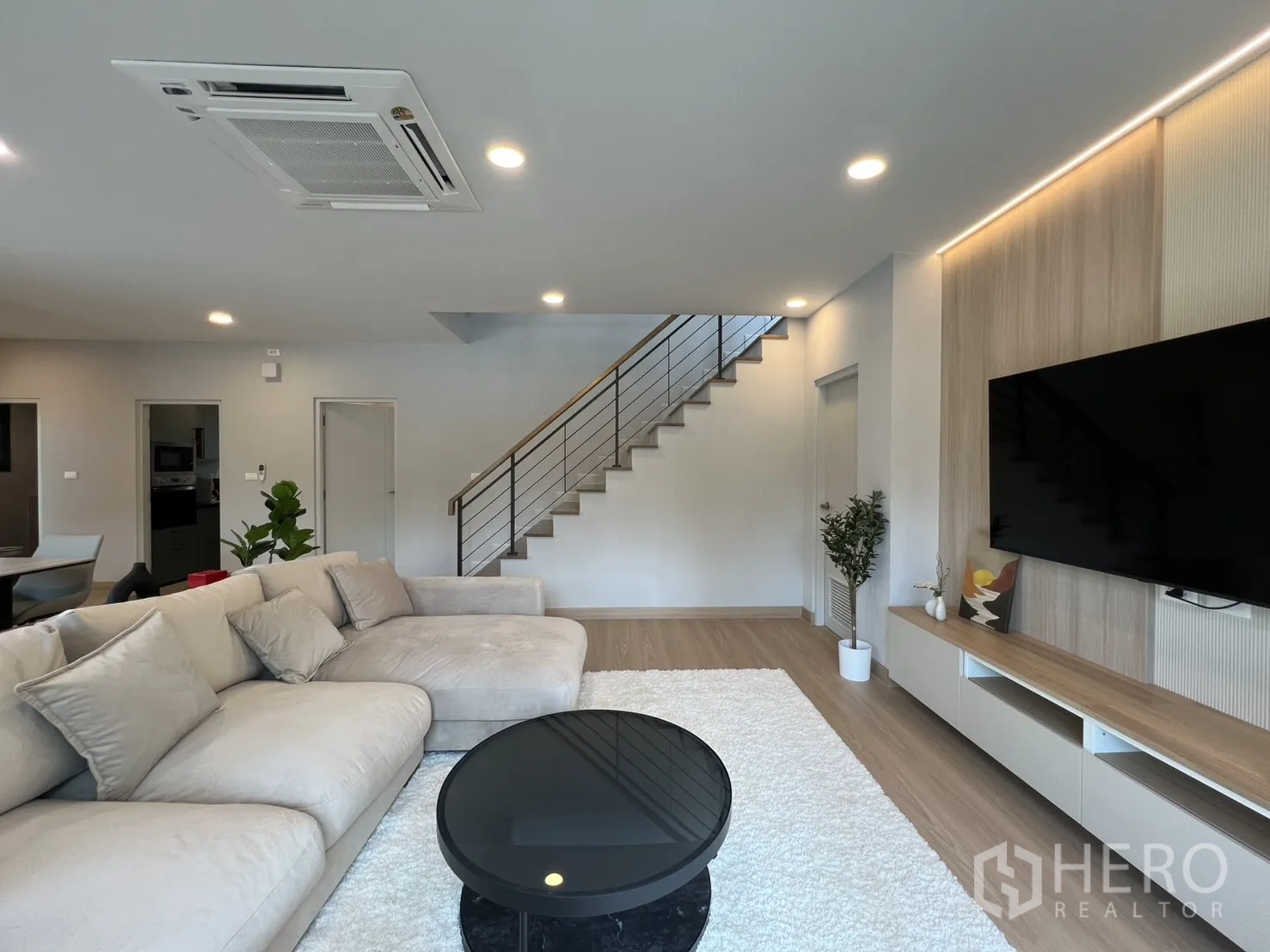 Property Image #36 for property HRE01394