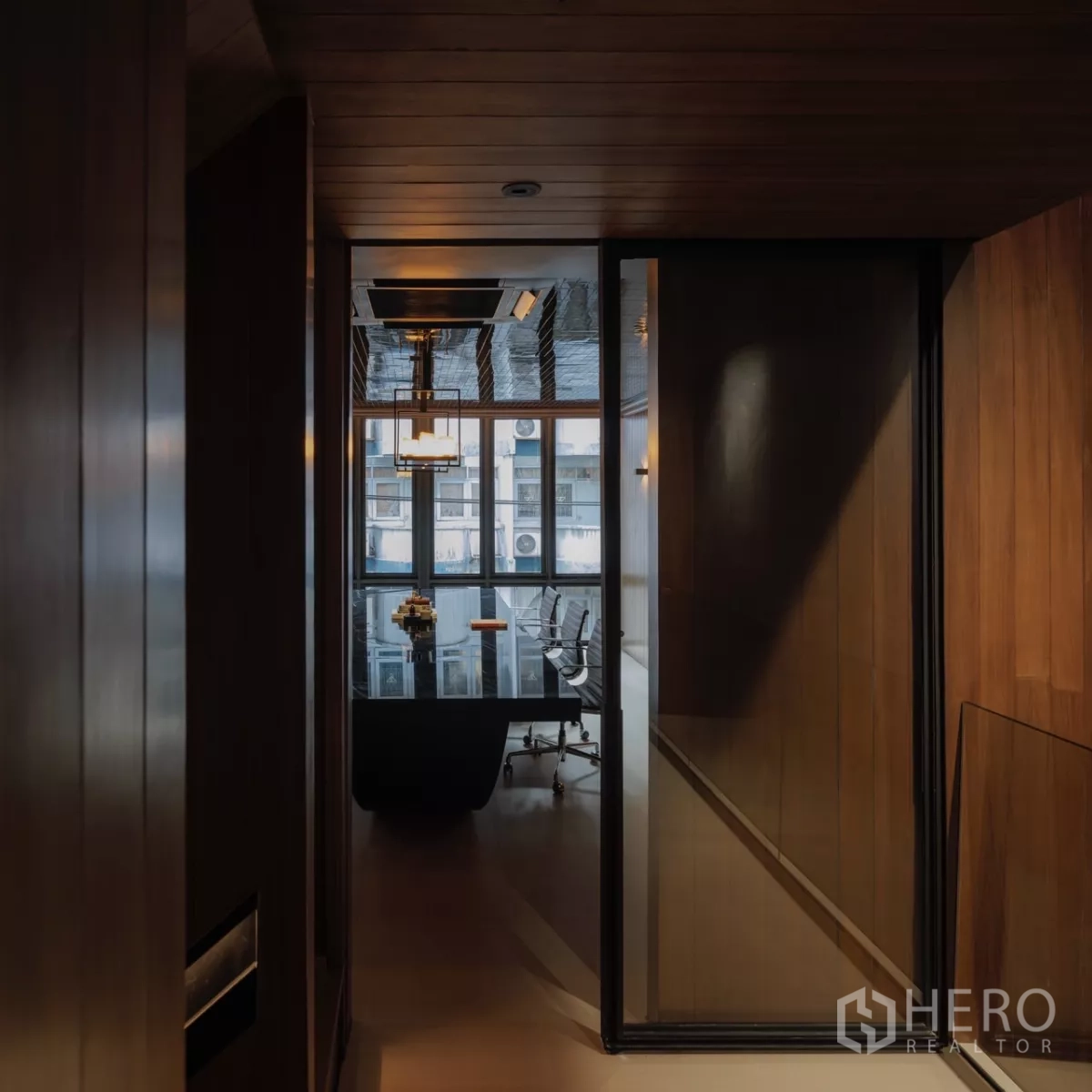 Office Space for rent in Bang Rak, Bangkok - Entrance view into a conference room with city‑facing windows