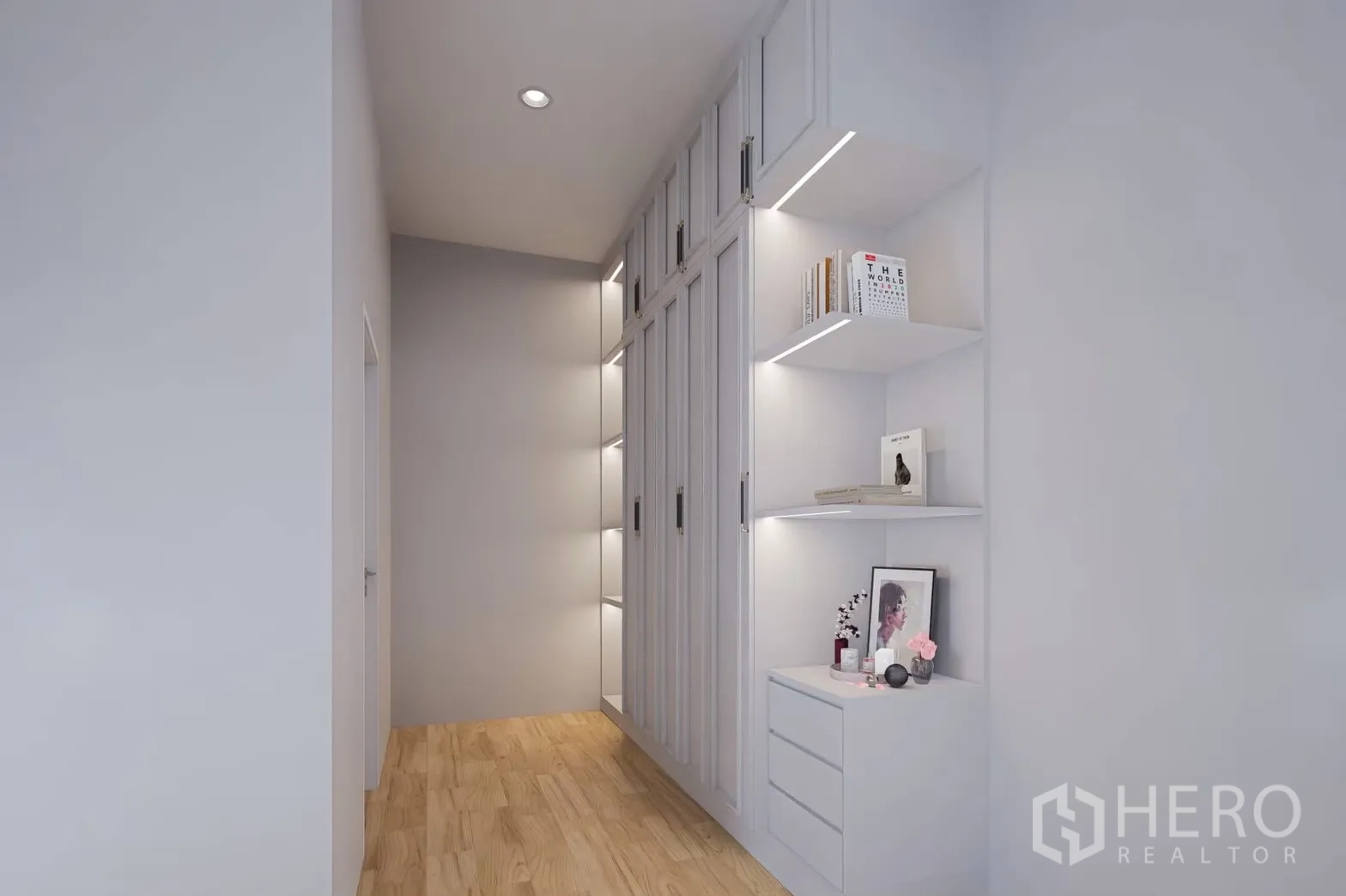 Detached House for rent in Bang Phli, Samut Prakan - Hallway with built-in wardrobes and illuminated display shelves.