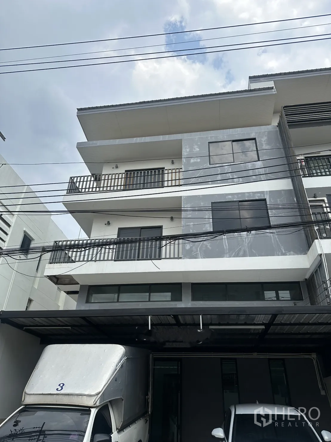 Property Image #1 for property HRE00454
