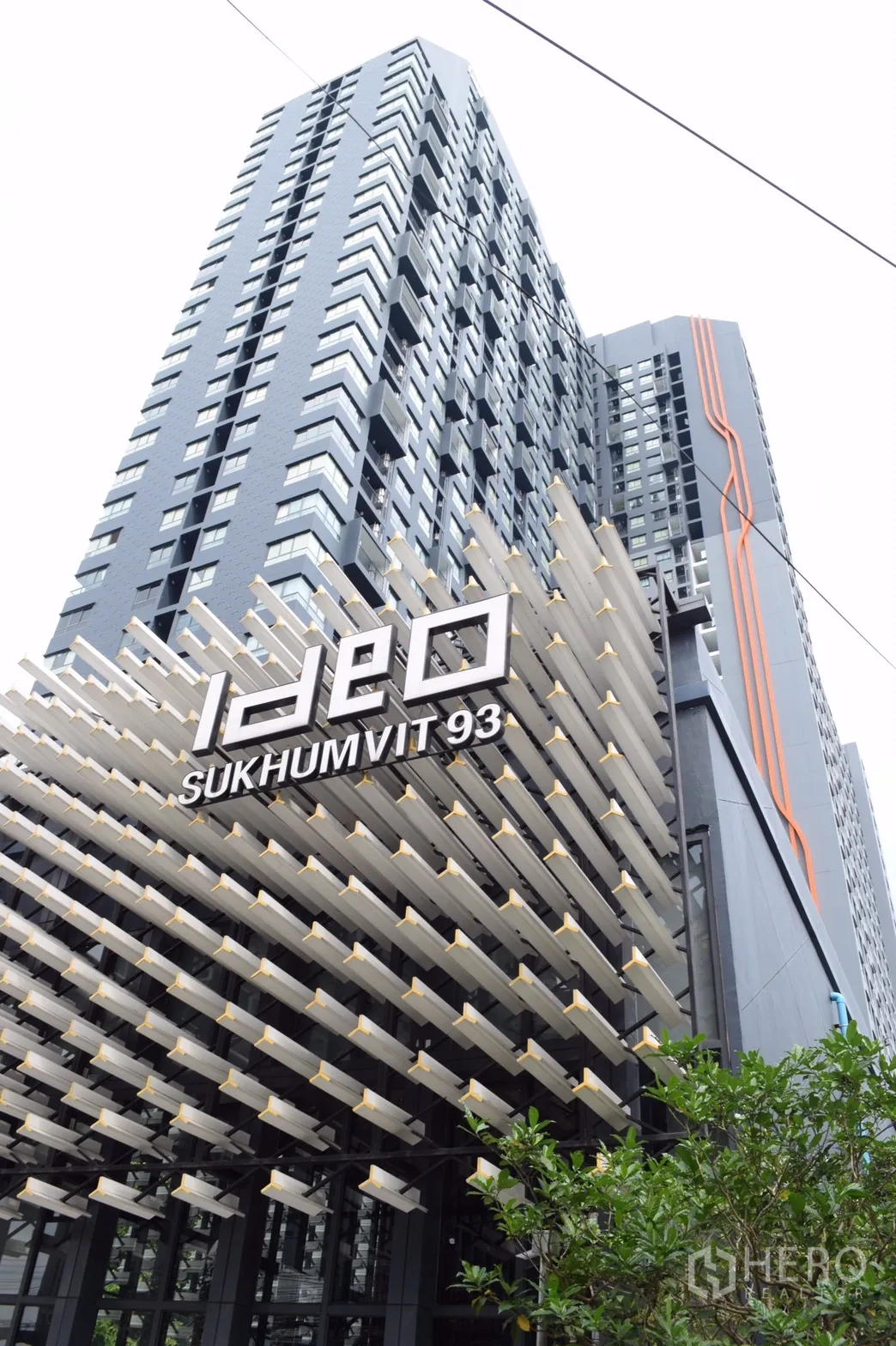 คอนโด ให้เช่าในPhra Khanong, Bangkok - อาคารคอนโด Ideo Sukhumvit 93 ด้านหน้าโครงการ