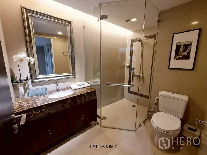 Retail Space for rent in Watthana, Bangkok - Contemporary bathroom featuring glass shower and marble counter