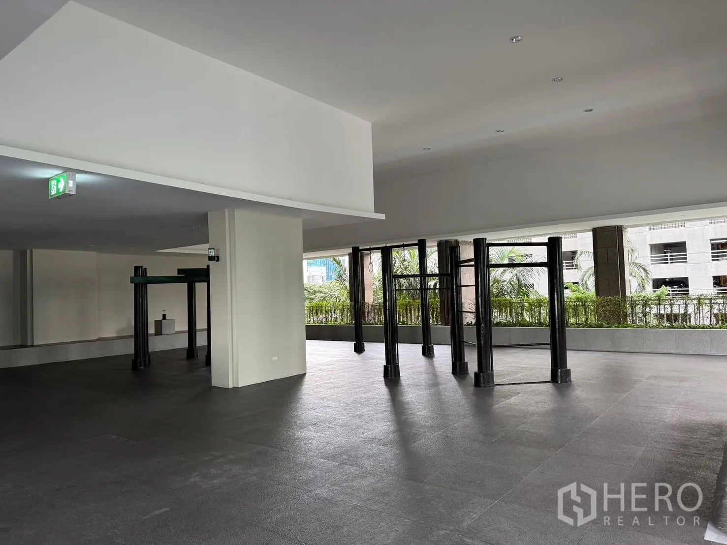 Property Image #16 for property HRE00314