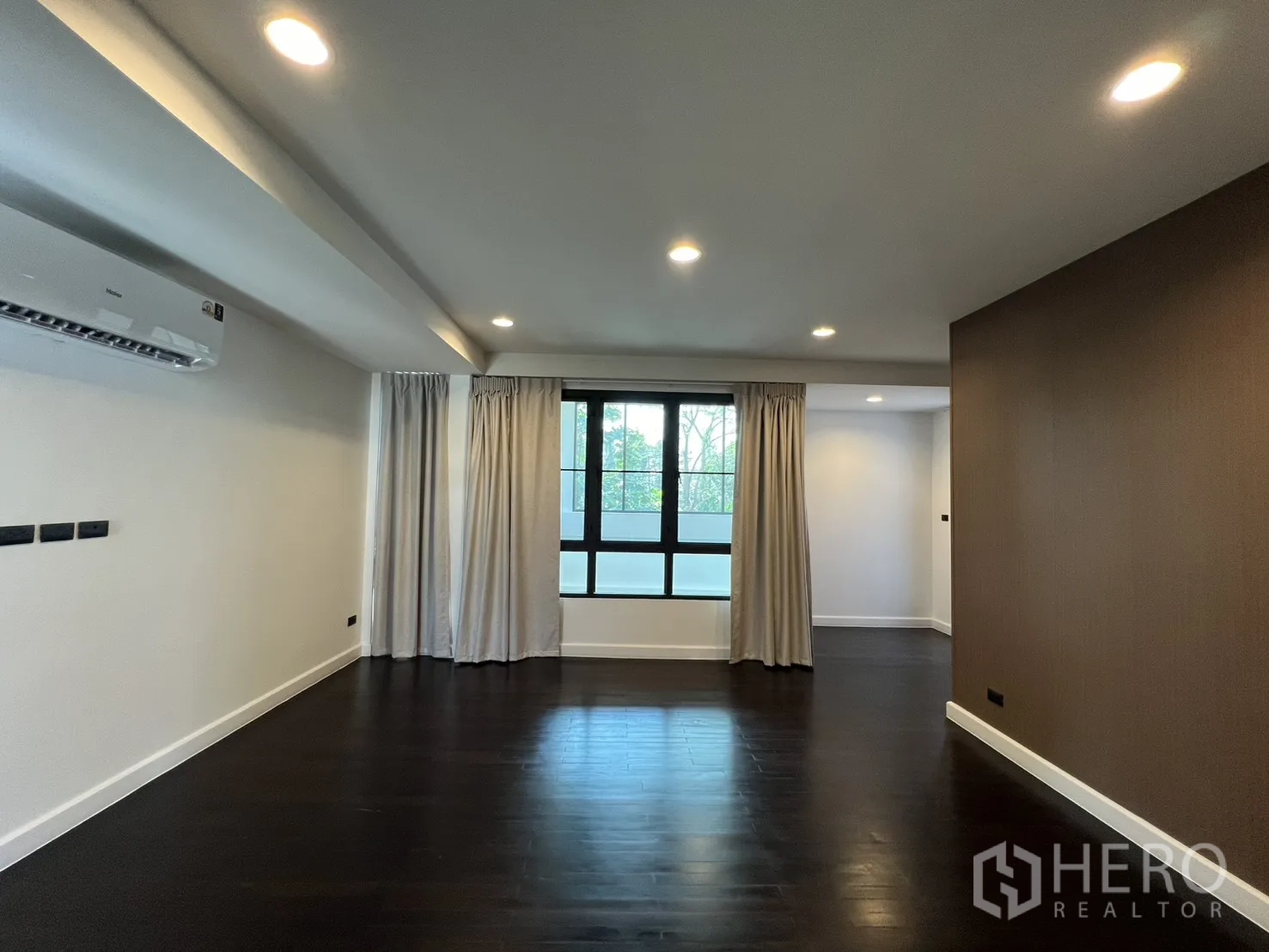 Property Image #21 for property HRE00132