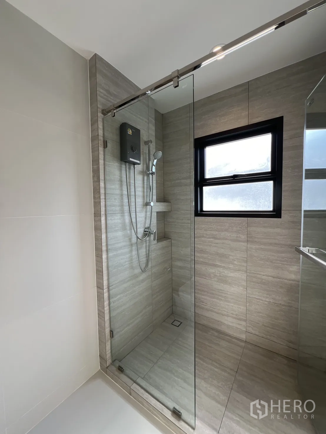Property Image #26 for property HRE00484