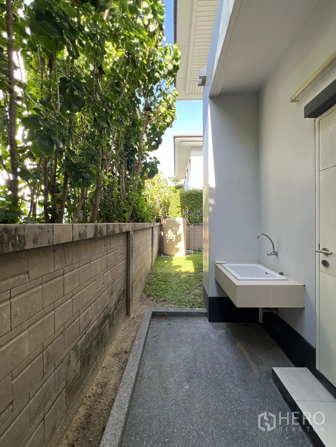 Property Image #2 for property BRE18051
