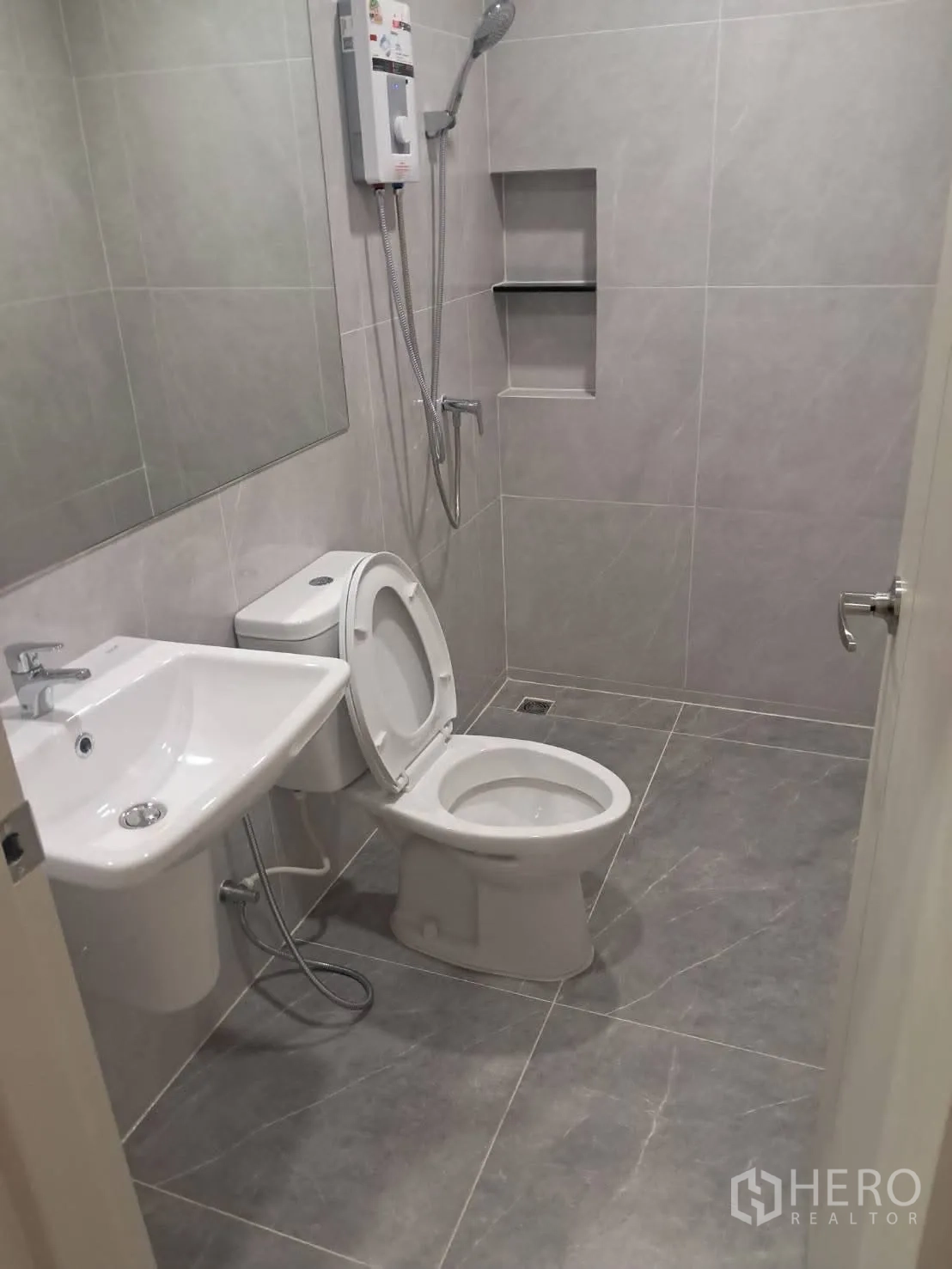 Property Image #10 for property HRE01620