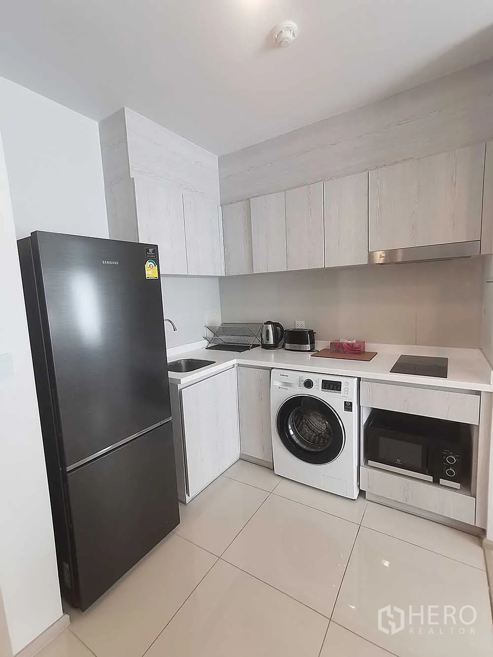 Property Image #4 for property HRE00642
