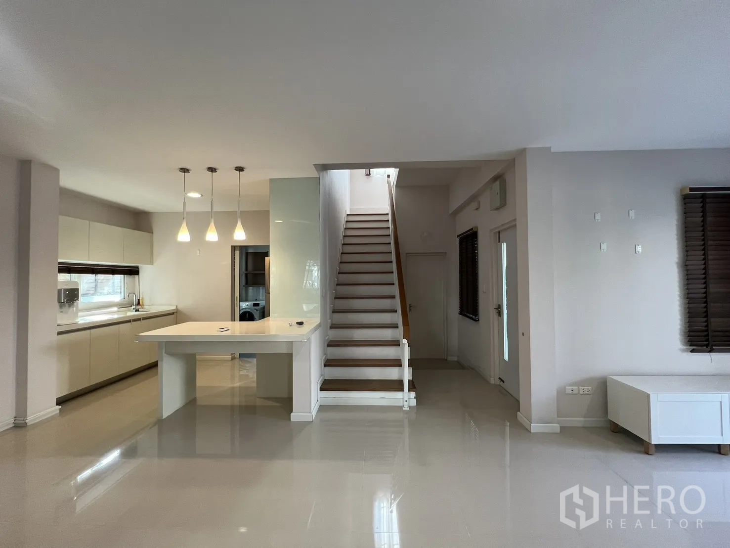 Property Image #21 for property HRE00542