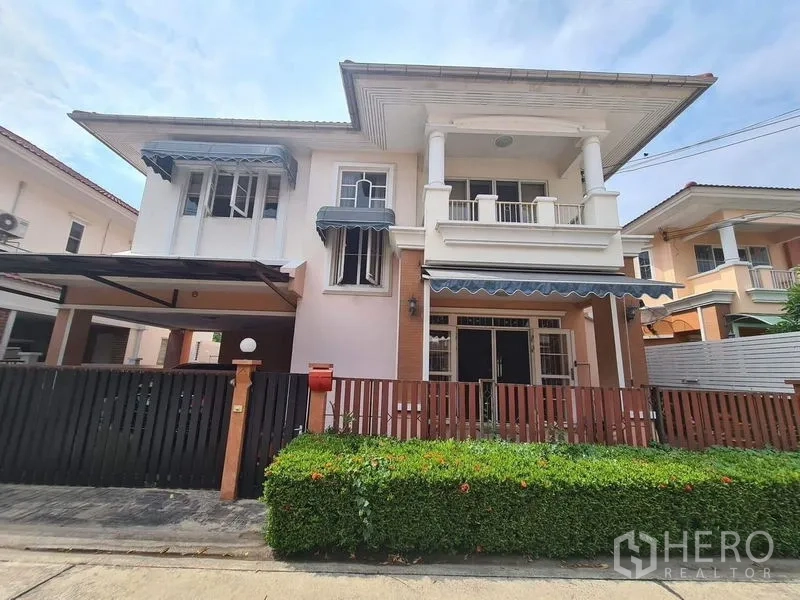 Detached House for rent in Sai Mai, Bangkok - Two-storey detached house with balcony, awnings, front fence and carport in Sai Mai, Bangkok.
