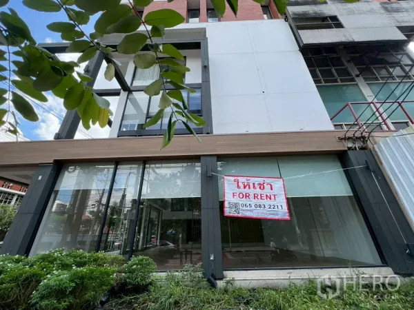 Retail Space for rent in Khlong Toei, Bangkok - Street-level glass frontage with “For Rent” sign on prime retail facade.