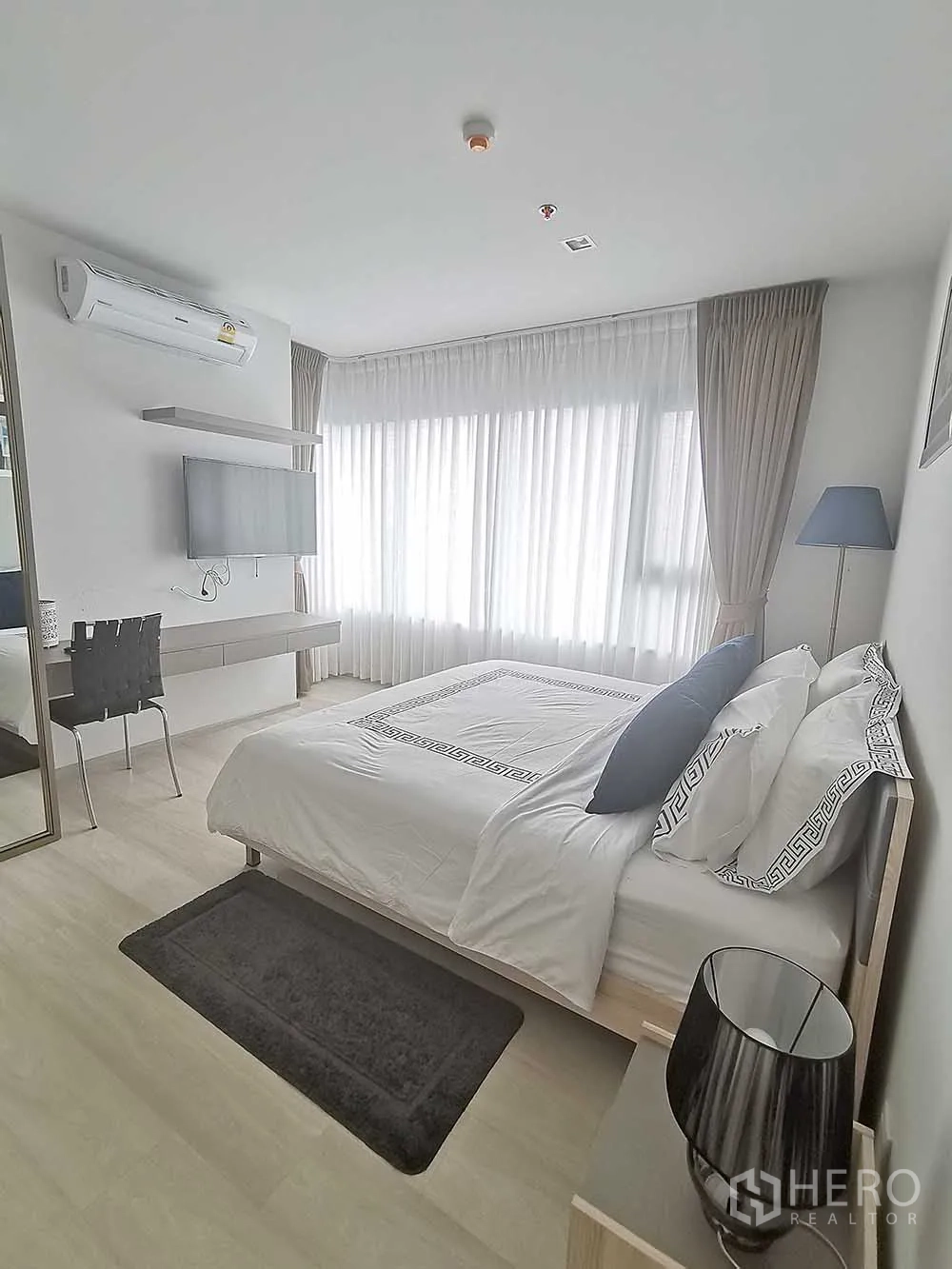 Property Image #5 for property HRE00642
