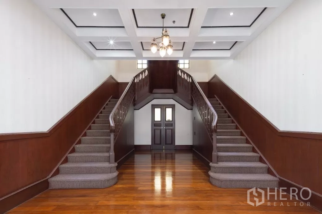 Retail Space for rent in Bang Rak, Bangkok - Grand double staircase in central hall with coffered ceiling and wood trims