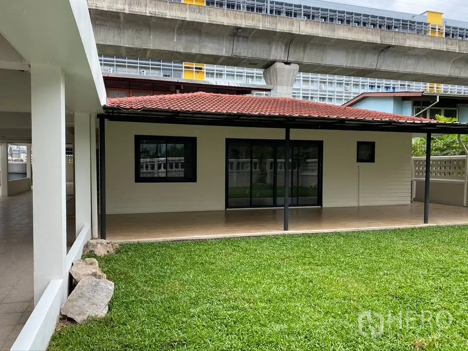 Property Image #20 for property HRE01569